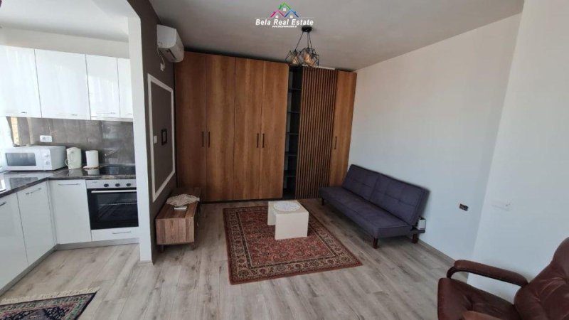 Tirane, jepet me qera apartament Kati 11, 45 m² 400 € (rruga e kavajes)