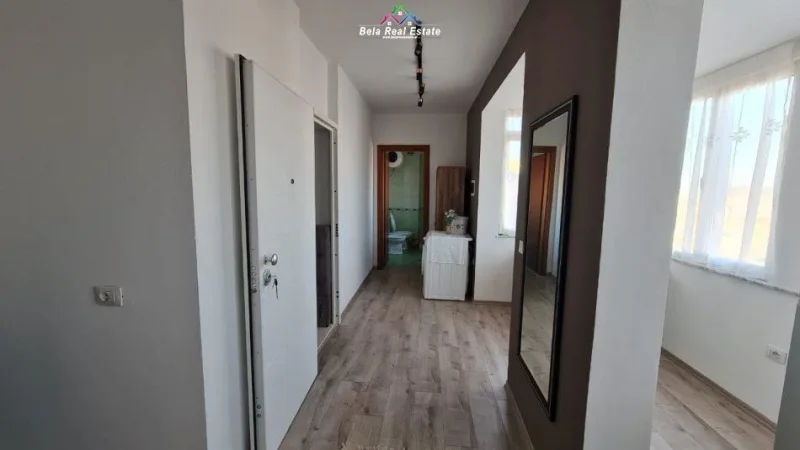Tirane, jepet me qera apartament Kati 11, 45 m² 400 € (rruga e kavajes)