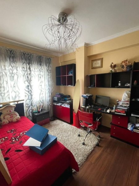 Tirane, jepet me qera apartament 3+1+Ballkon Kati 2 me ashensor,125 m² 850 € (Rruga Mine Peza)