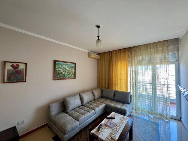 Tirane, jepet me qera apartament 1+1+Ballkon Kati 7, 67 m² 500 € (rruga e eelbasanit)