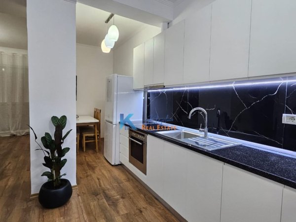 Tirane, jepet me qera apartament 2+1 Kati 1, 79 m² 700 € (Kodra e Diellit, afer Eleonores)