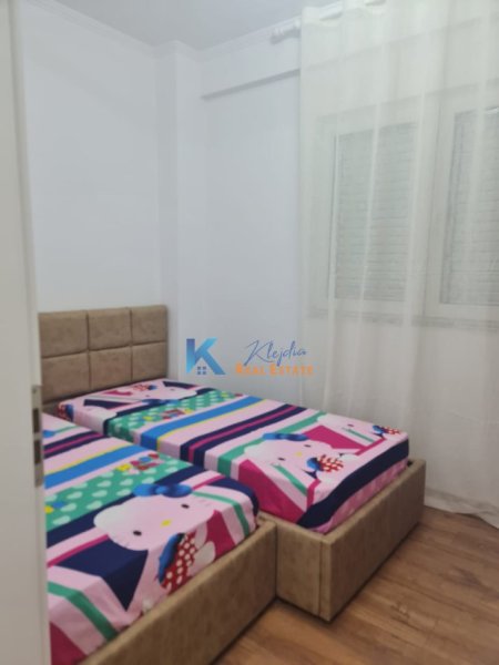 Tirane, jepet me qera apartament 2+1 Kati 1, 79 m² 700 € (Kodra e Diellit, afer Eleonores)