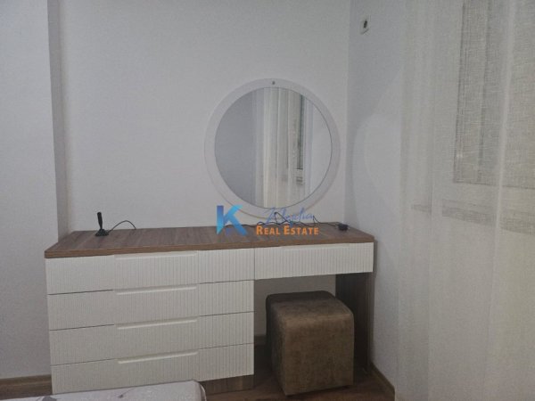 Tirane, jepet me qera apartament 2+1 Kati 1, 79 m² 700 € (Kodra e Diellit, afer Eleonores)