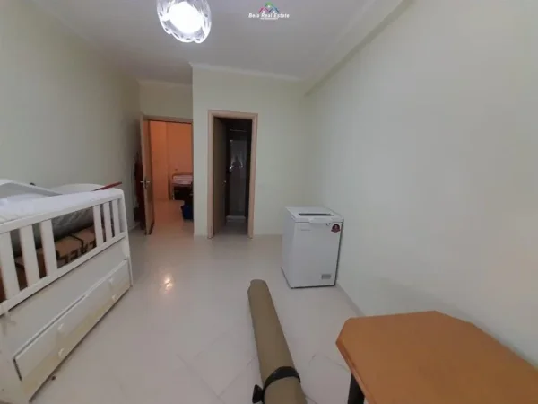 Tirane, jepet me qera apartament 2+1+Ballkon Kati 3, 117 m² 550 € (fresku)