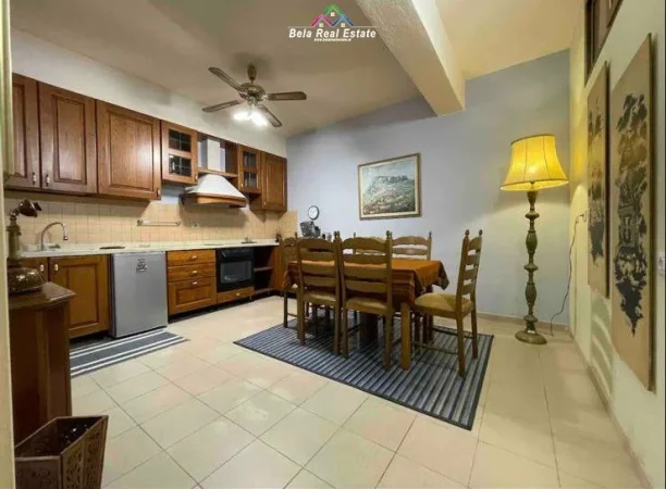 Tirane, jepet me qera apartament 1+1+Ballkon Kati 3, 86 m² 550 € (Stacioni Trenit)
