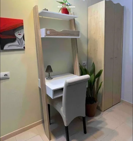 Tirane, jepet me qera apartament 1+1+Ballkon Kati 3, 86 m² 550 € (Stacioni Trenit)