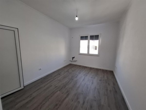 Tirane, shitet apartament 2+1+Ballkon Kati 3, 74 m² 150.000 € (21 DHJETORI)