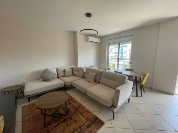Tirane, jepet me qera apartament 2+1 Kati 3, 110 m² 850 € (RRUGA E KAVEJES)