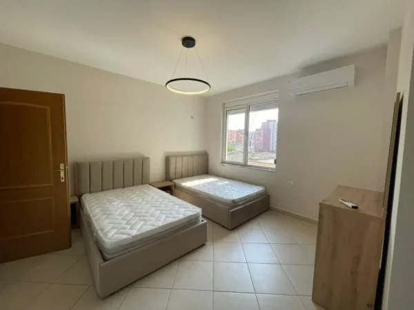 Tirane, jepet me qera apartament 2+1 Kati 3, 110 m² 850 € (RRUGA E KAVEJES)
