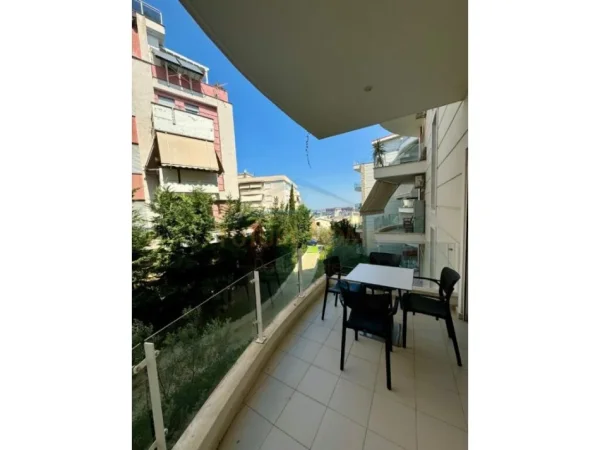 Tirane, shitet apartament 1+1 Kati 2, 73 m² 140.000 € (Kopshti Botanik)
