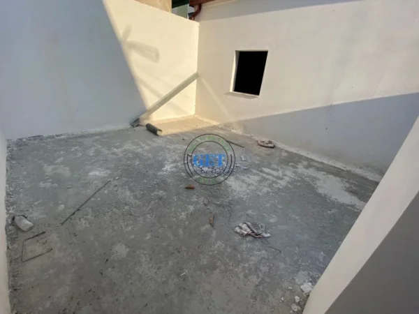 Durres, jepet me qera ambjent biznesi Kati 1, 70 m² 650 € (Gjykata Durres)