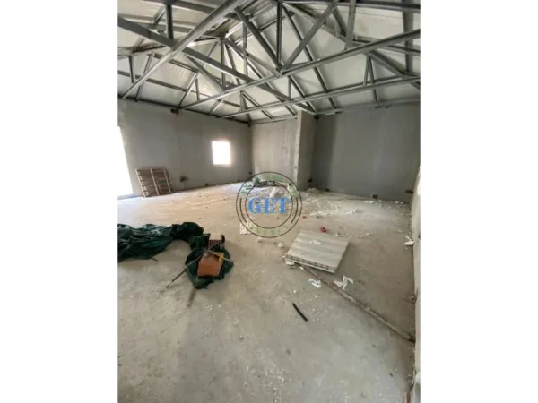 Durres, jepet me qera ambjent biznesi Kati 1, 70 m² 650 € (Gjykata Durres)