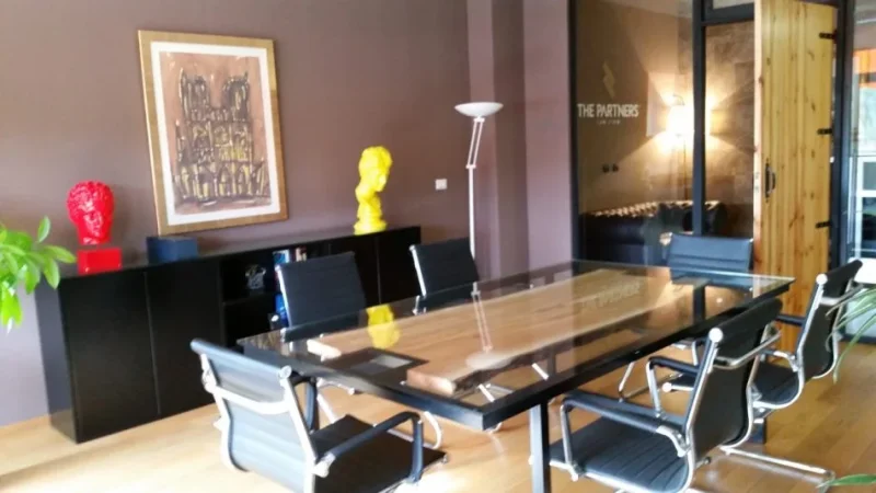 Tirane, Zyre me qira  Kati 4, 145 m² 1.550 € ( Garda)