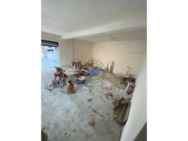 Durres, jepet me qera ambjent biznesi Kati 1, 40 m² 350 € (Gjykata, Durres)
