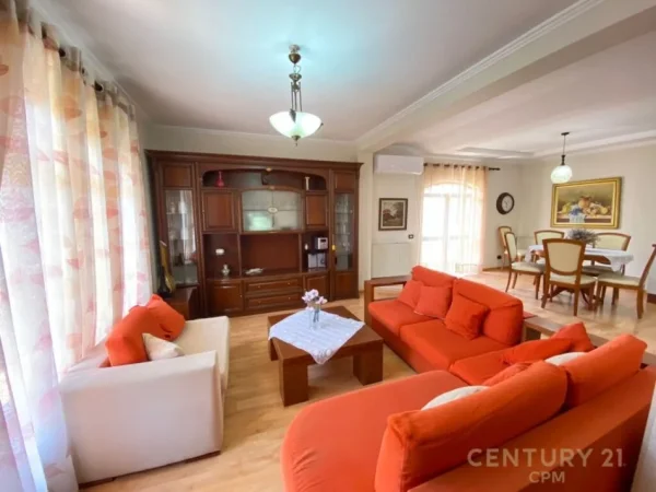 Tirane, jepet me qera apartament 3+1 Kati 3, 102 m² 600 € (PRANE SELVISE)