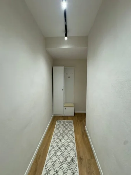 Tirane, jepet me qera 1+1 Kati 4, 63 m² 450 € (unaza re)