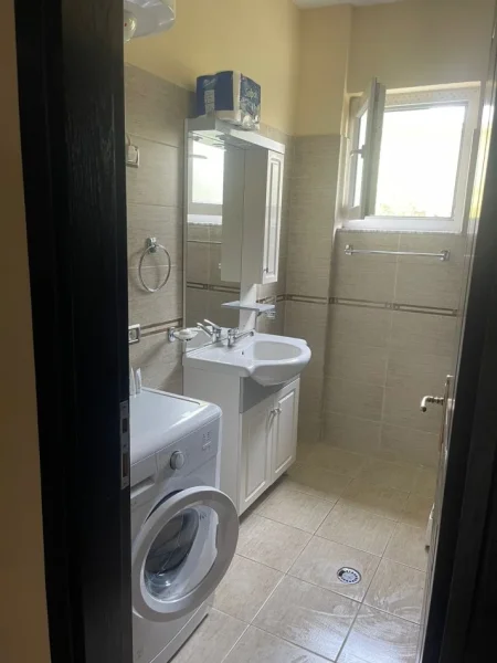 Tirane, jepet me qera apartament 2+1 Kati 3, 68 m² 500 € 
