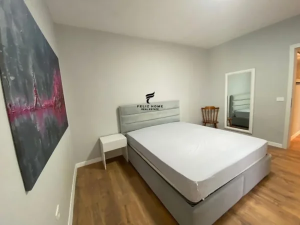 Tirane, jepet me qera apartament 2+1 Kati 13, 125 m² 1.100 € (ISH EKSPOZITA)