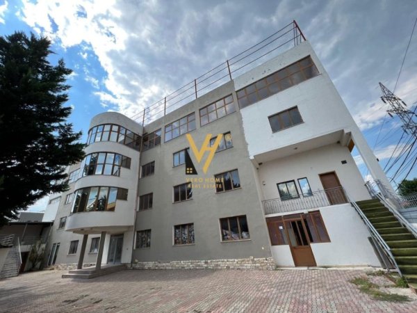 Tirane, shitet Kati 0, 2.680 m² 1.600.000 € (AUTOSTRADA TIRANE-DURRES)