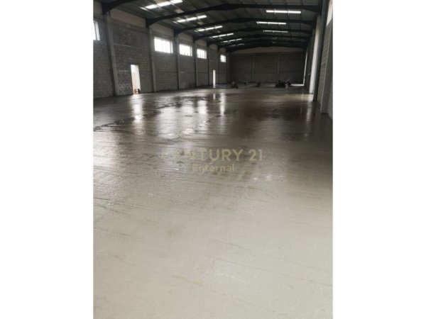 Tirane, shes magazine , 2.500 m² 1.700.000 € (Vorë)