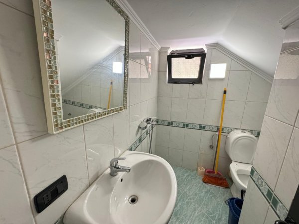 Tirane, jepet me qera apartament 2+1+Aneks+Ballkon Kati 1, 120 m² 550 € (Kodra e diellit)