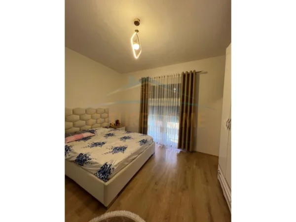 Tirane, jepet me qera apartament 2+1 Kati 1, 114 m² 650 € (Unaza e Re)