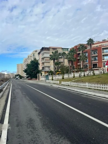 Durres, shitet toke , 2.000 m² 320.000 € (Shkembi Kavajes)