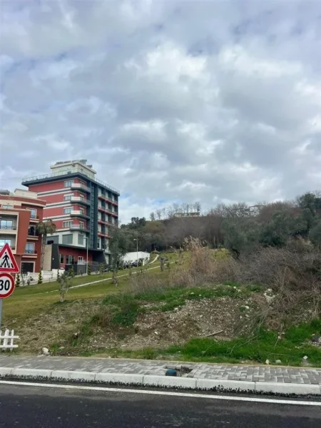 Durres, shitet toke , 2.000 m² 320.000 € (Shkembi Kavajes)