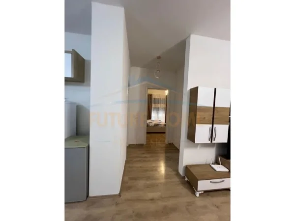 Tirane, jepet me qera apartament 2+1+Aneks+Ballkon Kati 1, 114 m² 650 € (Unaza e Re)