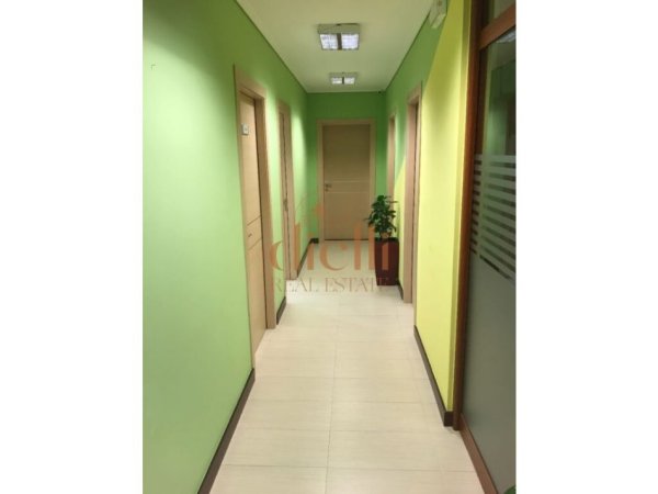 Tirane, shitet ambjent biznesi Kati 3, 165 m² 480.000 € (Bllok)