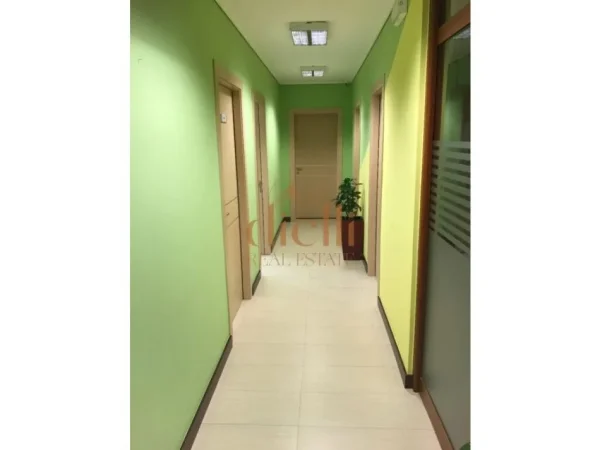 Tirane, shitet ambjent biznesi Kati 3, 165 m² 480.000 € (Bllok)