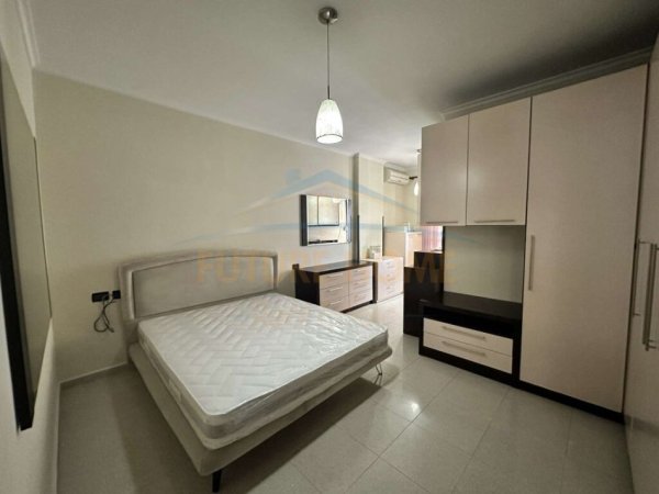 Tirane, jepet me qera apartament 2+1 Kati 3, 97 m² 500 € (UNAZA E RE)