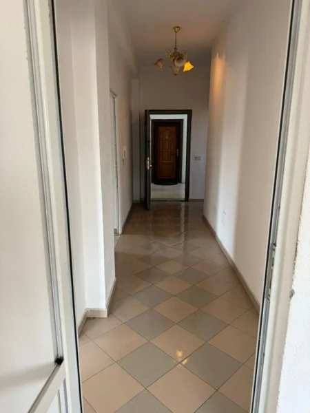 Tirane, shitet apartament 2+1 Kati 5, 100 m² 120.000 € (laprak)