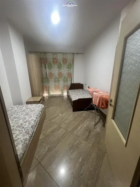 Tirane, jepet me qera apartament 2+1+Ballkon Kati 3, 95 m² 450 € (teodor keko)