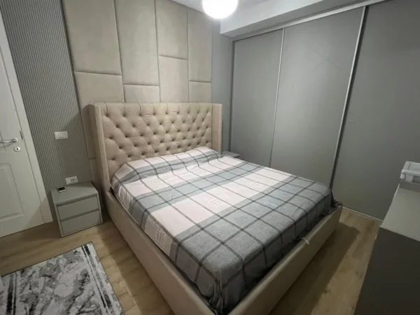 Tirane, shitet apartament 2+1+Ballkon Kati 6, 102 m² 140.000 € (Yzberisht)
