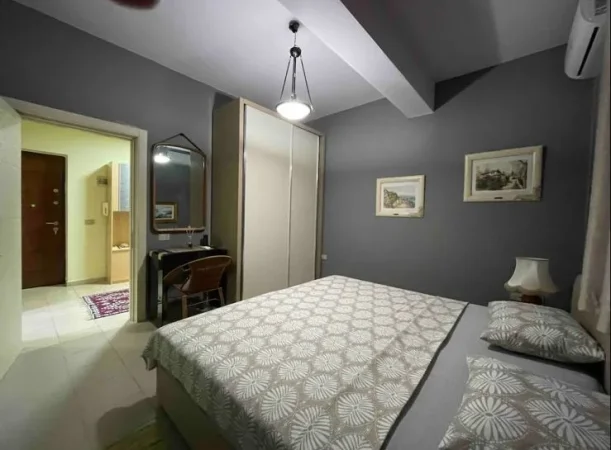 Tirane, jepet me qera apartament 1+1 Kati 3, 86 m² 550 € (Stacioni i Trenit)