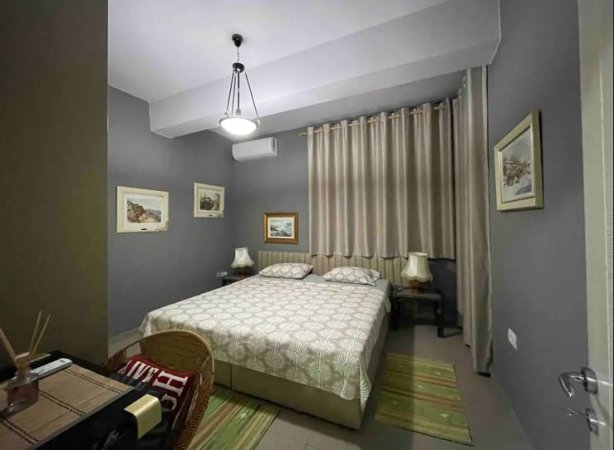 Tirane, jepet me qera apartament 1+1 Kati 3, 86 m² 550 € (Stacioni i Trenit)