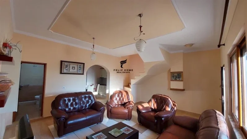 Tirane, jepet me qera Vile 3+1 Kati 2, 150 m² 600 € (KODRA E DIELLIT)