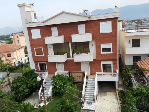 Tirane, jepet me qera Vile 2 Katshe Kati 2, 250 m² 1.400 € (SAUK)
