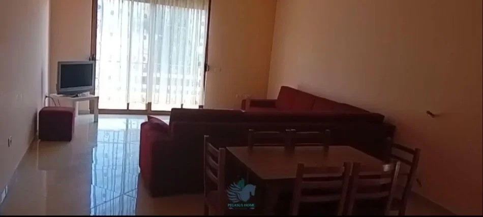 Jepet Me Qera Kat Vile 3+1 Tek 5 Maji [ID PV0478]