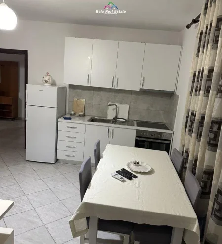 Tirane, jepet me qera 1+1+Ballkon Kati 1, 65 m² 450 € (komuna eparisit)