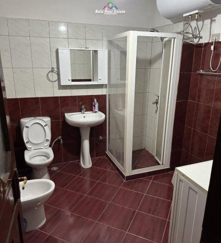Tirane, jepet me qera 1+1+Ballkon Kati 1, 65 m² 450 € (komuna eparisit)