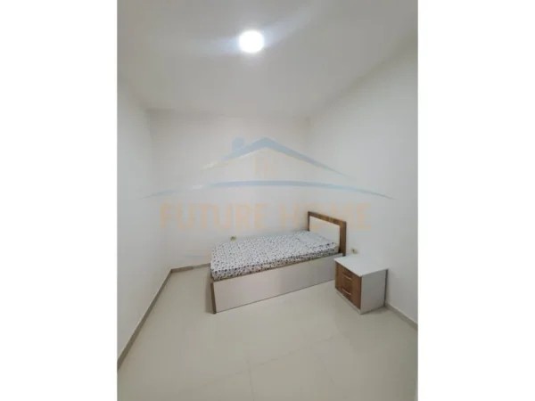 Tirane, jepet me qera apartament 2+1 Kati 1, 92 m² 350 € (Fresk)