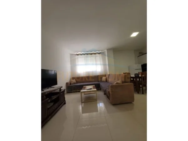 Tirane, jepet me qera apartament 2+1 Kati 1, 92 m² 350 € (Fresk)