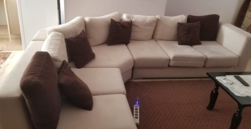 Tirane, jepet me qera Vile 1+1 Kati 2, 60 m² 230 € (5 min nga Amerikan 3,Yzberisht)