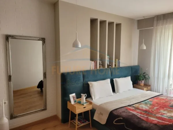 Tirane, jepet me qera apartament 2+1 Kati 5, 82 m² 750 € (Ish Parku I Autobusave)