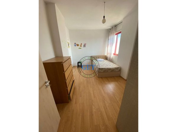 Durres, jepet me qera apartament 2+1+Ballkon Kati 10, 110 m² 500 € (Gjykata, Durres)