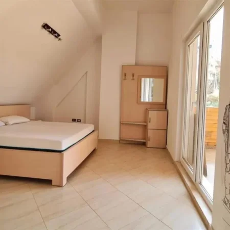 Tirane, shitet apartament 2+1+Aneks+Ballkon Kati 4, 173 m² 288.500 € (Liqeni Thate)
