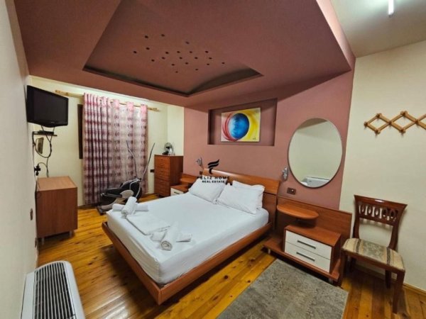 Tirane, jepet me qera apartament duplex 2+1+Ballkon Kati 2, 130 m² 1.000 € (SELVIA)