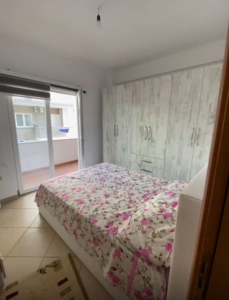 Tirane, jepet me qera apartament 1+1+Ballkon Kati 2, 58 m² 500 € (Liqeni i Thate)